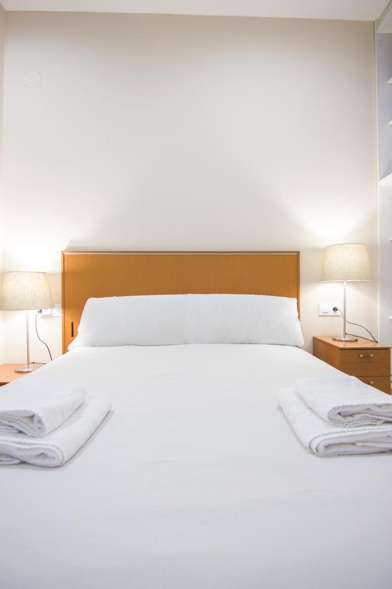 RentalSevilla Apartamento en Barrio Santa Cruz con Parking Exterior foto