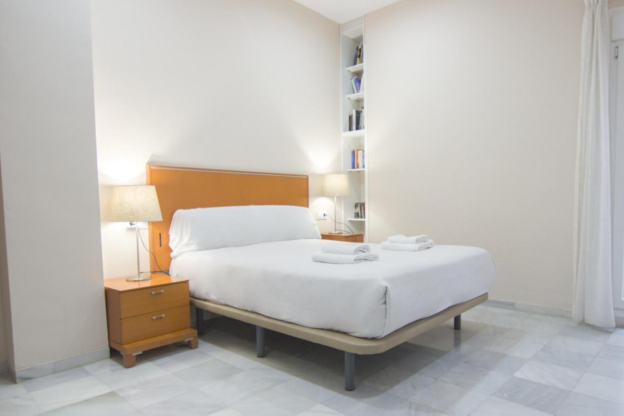 RentalSevilla Apartamento en Barrio Santa Cruz con Parking Exterior foto
