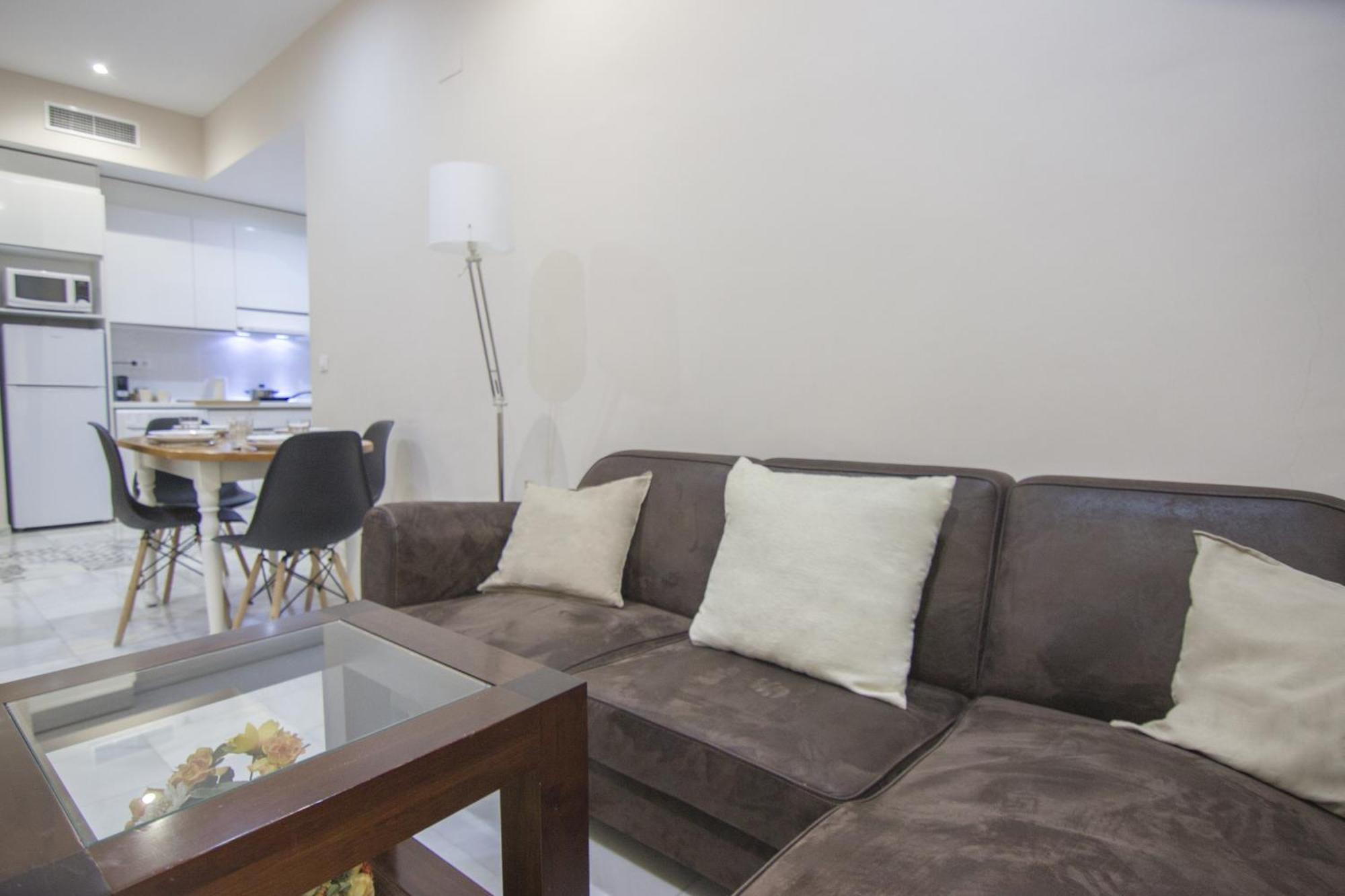 RentalSevilla Apartamento en Barrio Santa Cruz con Parking Exterior foto